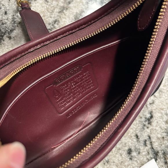 Coach Hamptons Hobo Bag Re-Edition 2005 Black Currant Gold Clasp - Picture 10 of 12